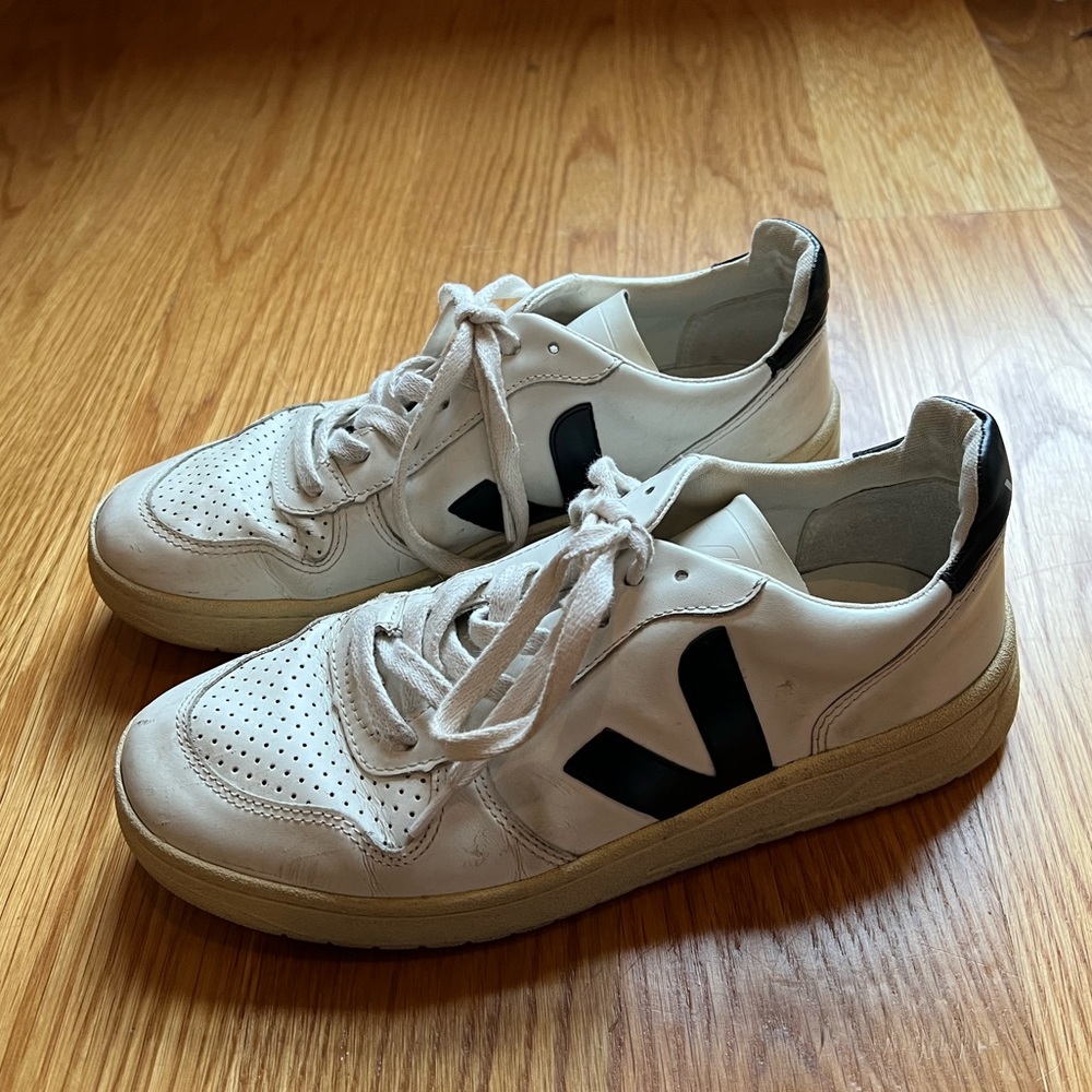 Veja V-10 Sneakers